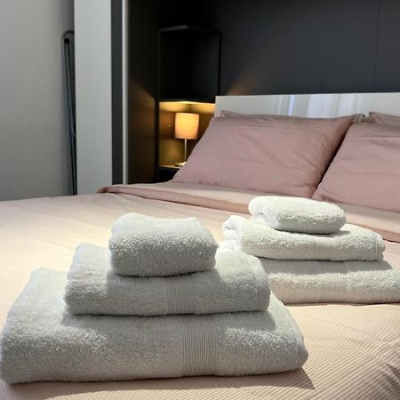 Rafael Milano - 10 Min From Linate Airport, Centrale Fs, Ospedale San Raffaele Lägenhet Exteriör bild
