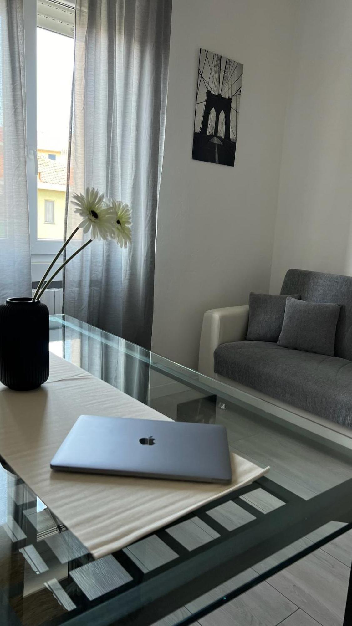 Rafael Milano - 10 Min From Linate Airport, Centrale Fs, Ospedale San Raffaele Lägenhet Exteriör bild