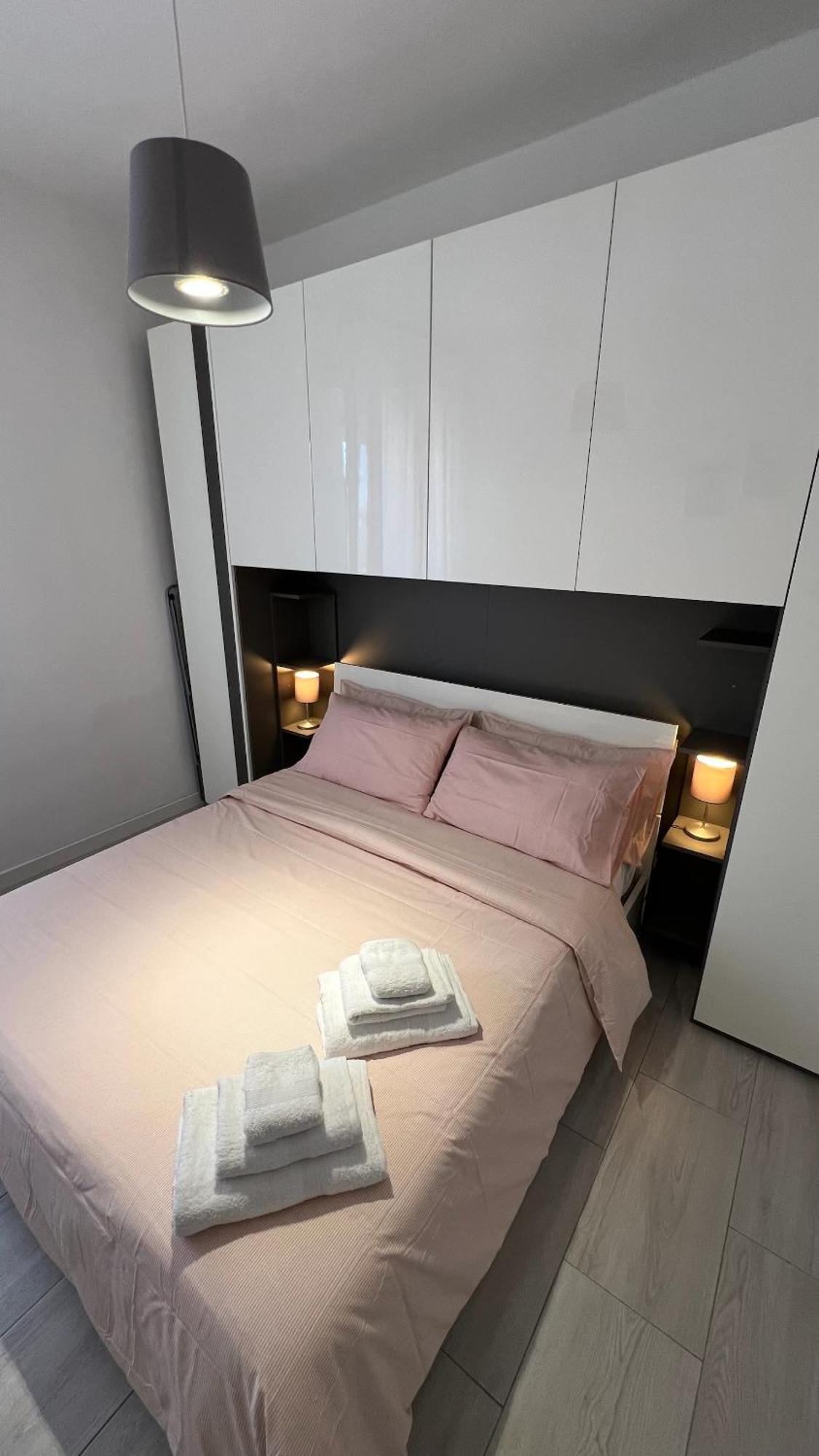 Rafael Milano - 10 Min From Linate Airport, Centrale Fs, Ospedale San Raffaele Lägenhet Exteriör bild