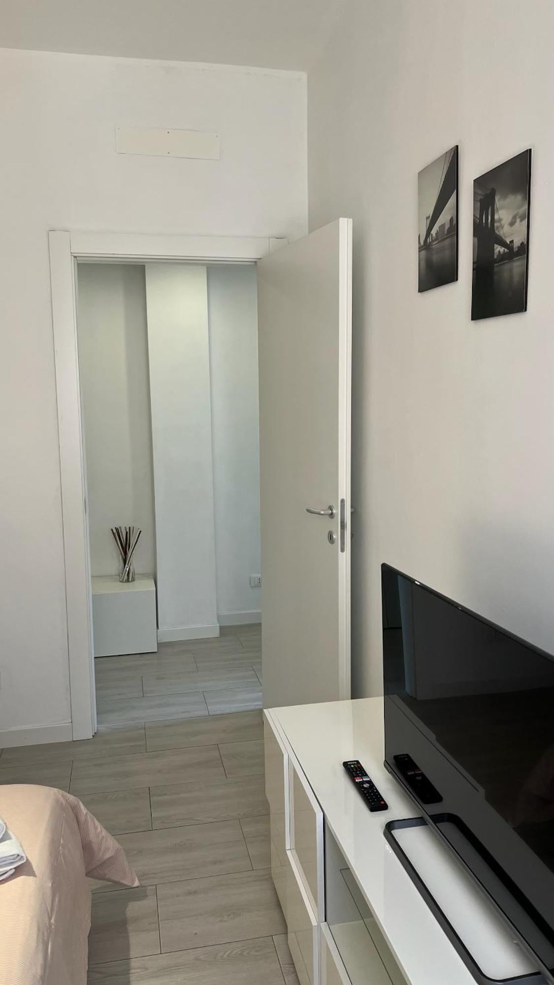 Rafael Milano - 10 Min From Linate Airport, Centrale Fs, Ospedale San Raffaele Lägenhet Exteriör bild
